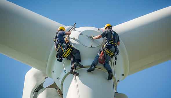 Why Leaders in Renewable Energy Need to Humanise Risk Awareness